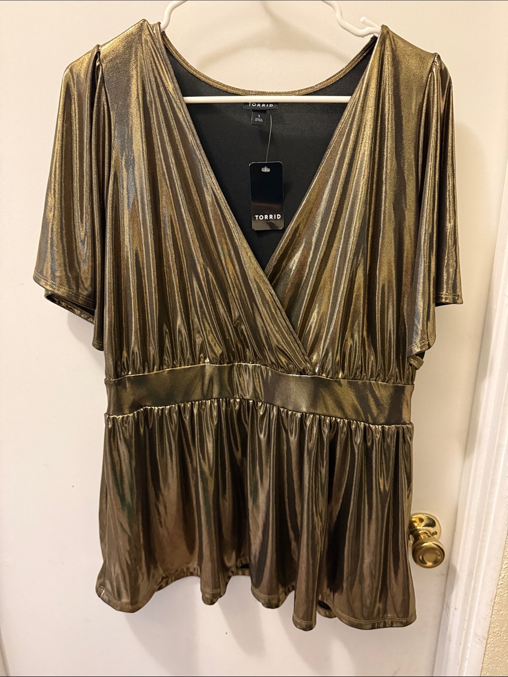 NWT Torrid Gold Metallic Flutter Sleeve Surplice Peplum Top